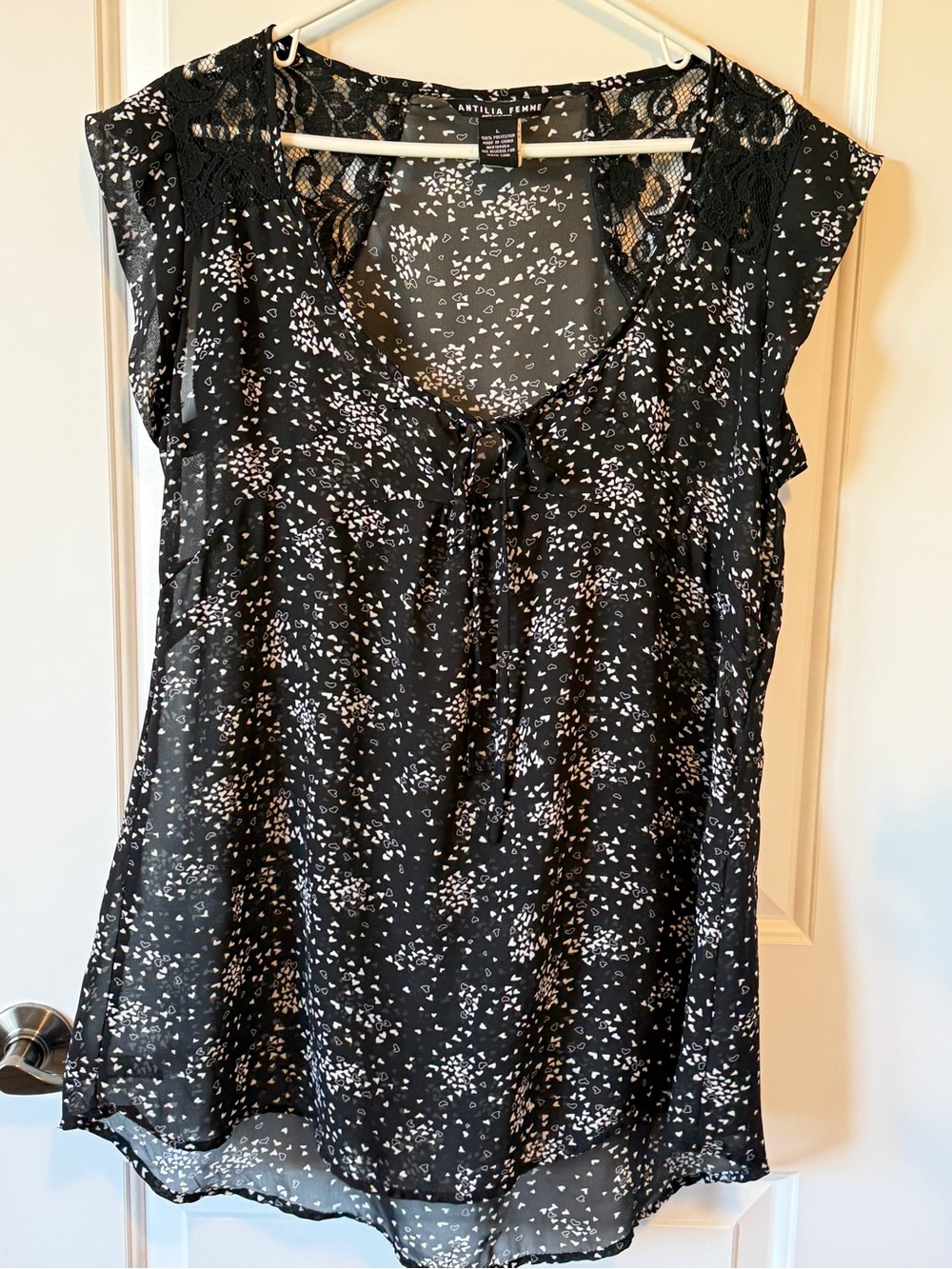 Antilia Femme hearts semi-sheer and lace blouse - sz Large